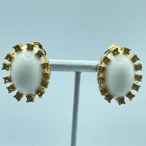 VNTG 1960’s PAULINE RADER WHITE, GOLD TONE WITH RHINESTONES EARRINGS